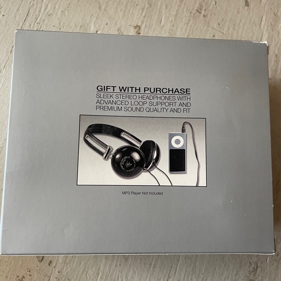 Unbreakable Bond by Khloe and Lamar Headphones BRAND NEW - Picture 4 of 5